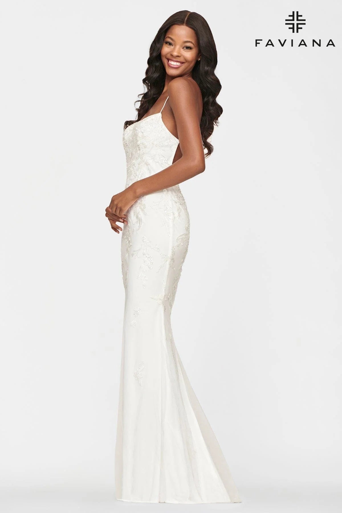 White Long Tulle Prom Dress With Beaded Applique And Scoop Neckline | S10634