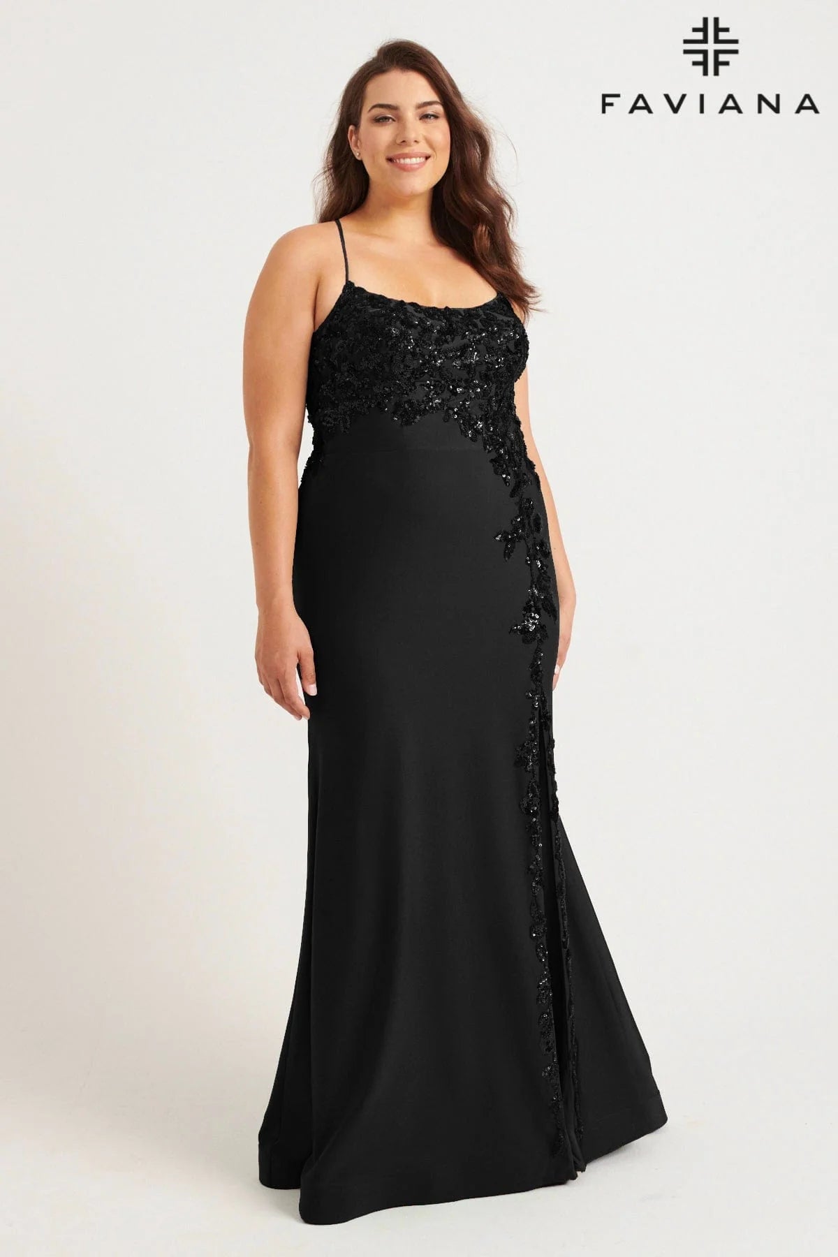 Plus Size Scoop Neck Gown With Sequin Applique | 9570