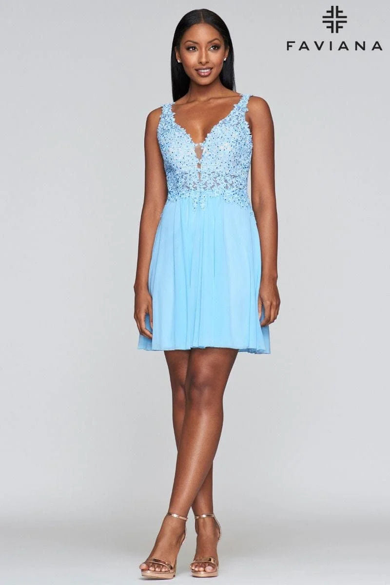 Short Mesh Cocktail Dress With Lace Applique